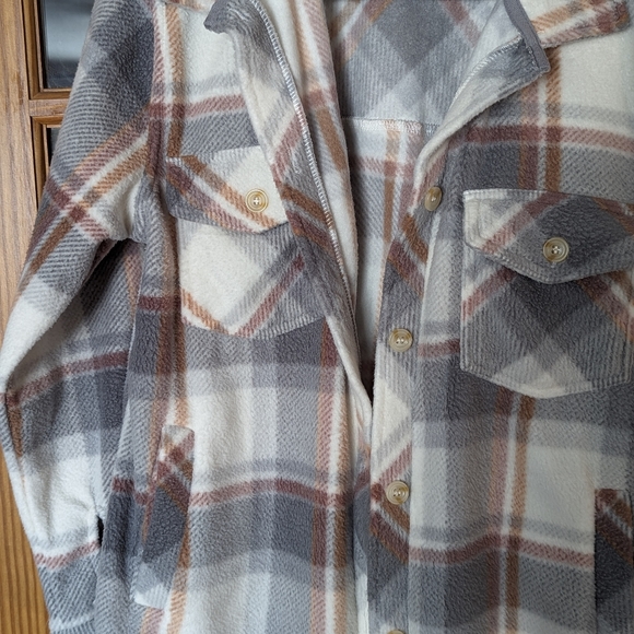 Thread & Supply Shacket - Picture 3 of 5